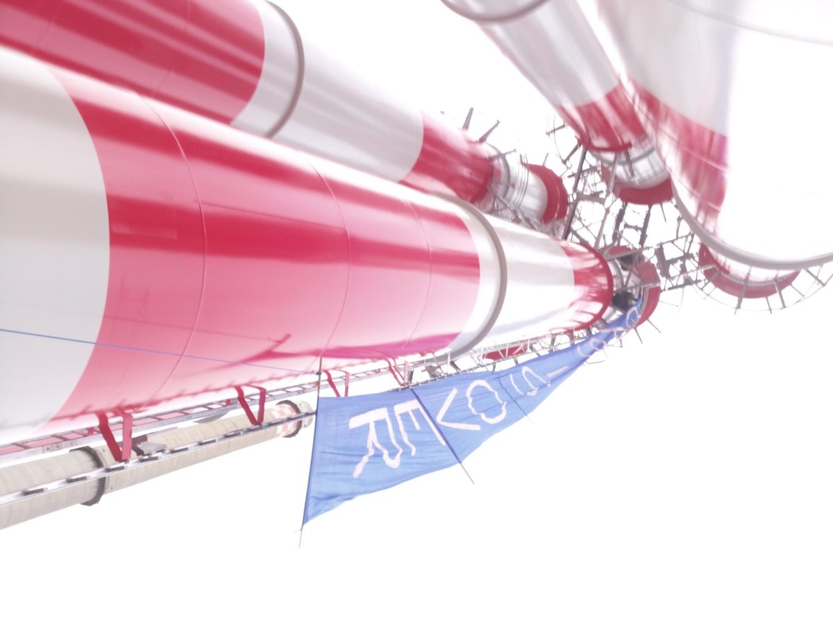 Banner werden gerade aufgehangen, dann kann bald ganz Jena lesen, dass die Zeit von fossilem Erdgas vorbei ist, #GasIsOver #BlockGas #J2903 <a href="/JenaerTweets/">Jenaer Tweets</a> <a href="/jenazeit/">RADIO OKJ JenaZeit</a> <a href="/Jena_TV/">JenaTV</a>