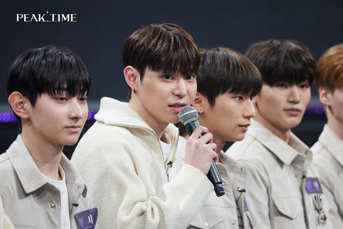 GOGOSING_SLL's tweet photo. <PEAK-CAM📸> #Behind

From Team 09:00 to BLITZERS
We cheer for the peak time to come ahead!✨

#피크타임 #PEAKTIME #JTBC https://t.co/bufw4kRKys