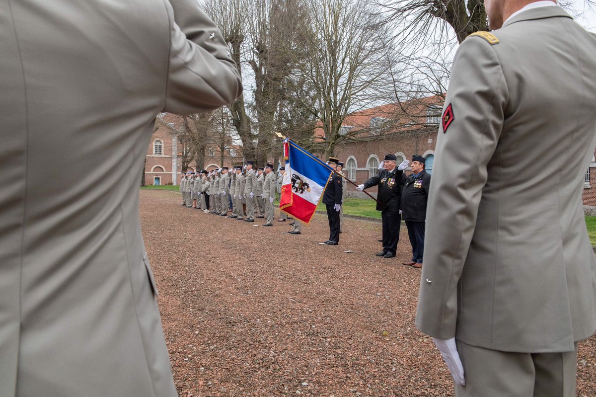 comlogterre1's tweet image. Célébration de la #FêteDuTrain hier au quartier Kléber en présence des grands commandeurs de la garnison lilloise, et mise à l’honneur de personnels du #COMLOG.
« Et par l’Empereur, vive le Train »
#CohésionDéfense #TradiMili