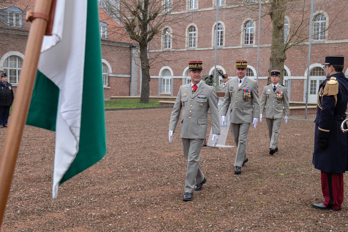 comlogterre1's tweet image. Célébration de la #FêteDuTrain hier au quartier Kléber en présence des grands commandeurs de la garnison lilloise, et mise à l’honneur de personnels du #COMLOG.
« Et par l’Empereur, vive le Train »
#CohésionDéfense #TradiMili