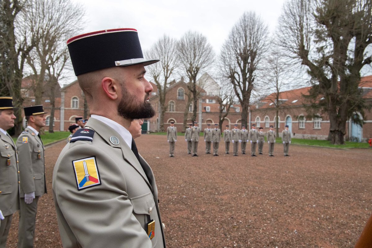 comlogterre1's tweet image. Célébration de la #FêteDuTrain hier au quartier Kléber en présence des grands commandeurs de la garnison lilloise, et mise à l’honneur de personnels du #COMLOG.
« Et par l’Empereur, vive le Train »
#CohésionDéfense #TradiMili