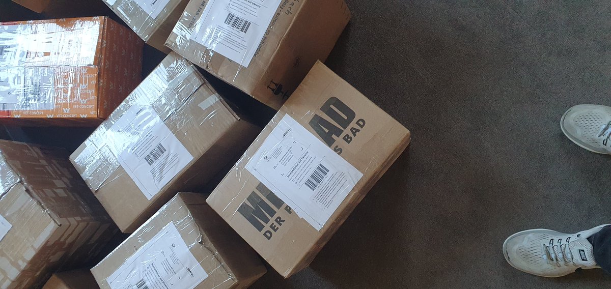 TvSennfeld's tweet photo. Unser Päckchenaktion ist abgeschlossen. 43 Pakete konnten mit Hilfe von @DHLPaket in die Ukraine gebracht werden und werden dort durch das Rote Kreuz verteilt.
Vielen Dank allen Spendern! https://t.co/bOkO855uwc