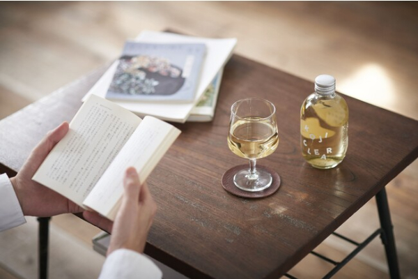 straightpress's tweet photo. 糀で作った新しいノンアルコールの発酵飲料「KOJI CLEAR」が新発���

▼記事はコチラ↓
https://t.co/jXhrKxJnqo

糀で作った新しい発酵飲料「KOJI CLEAR」を試してみては。@straightpress #Beverich https://t.co/73Ev5JgPaf