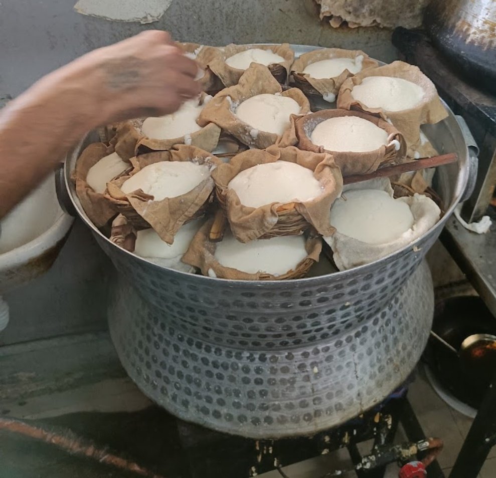 The most favorite sentence of all vloggers ಇದಿಕ್ಕೆ ಒನ್ ಸೆಪೆರೇಟ್ ಫ್ಯಾನ್ ಬೇಸೆ ಇದೆ (this itself  has a separate fan base )...😂😂😂#fan #fanbase #food #Bengaluru