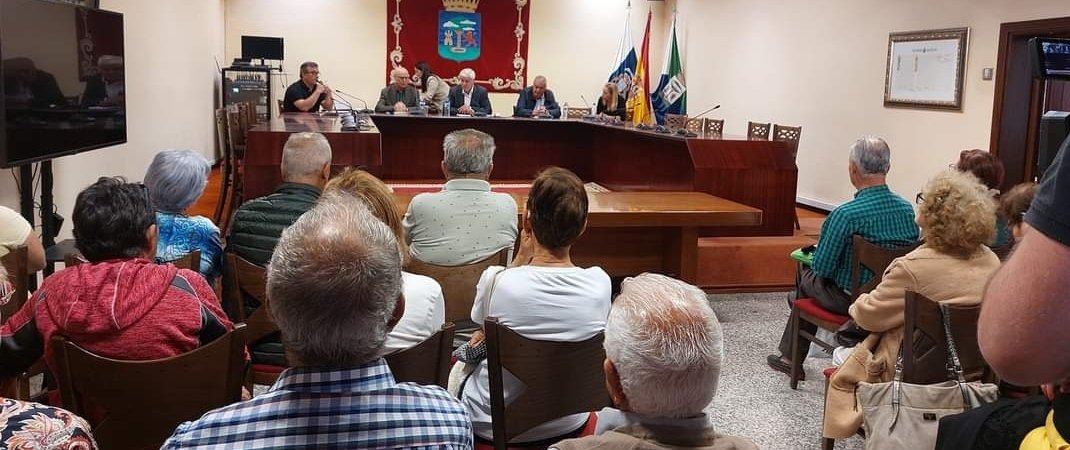 esperando la entrega de una propuesta de proyecto modificado en el plazo de un mes.