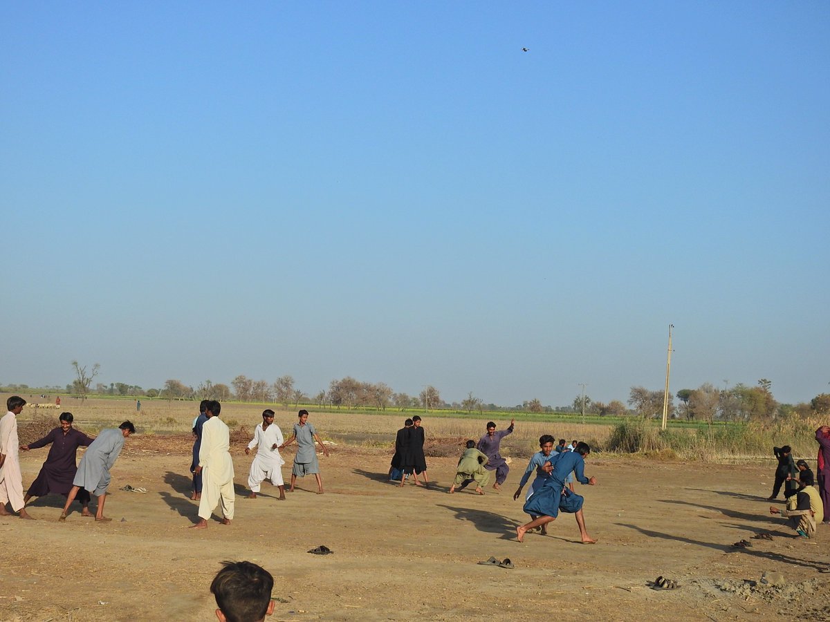mmatalpur's tweet photo. #WanjhWathi or #RunningTheGauntlet
This is a game played in Sindh.
There are 11players on each side.
The ground is divided into 11 Sections with corridors for the Defenders to stand in and deter the attackers.
The Attackers have to enter and then Run the Gauntlet of the
1/3 https://t.co/RCBbhNGScD