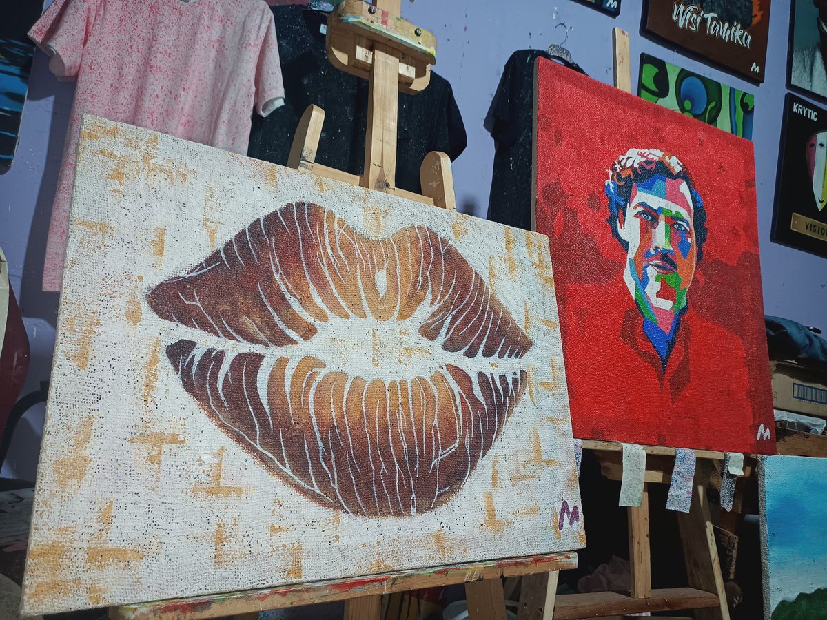 Beauty of lips you can also order the painting of your choice.....Tic🎨🙏🏽
size: 70cm/50cm
Price: k1500
#painting
#artwork #artist