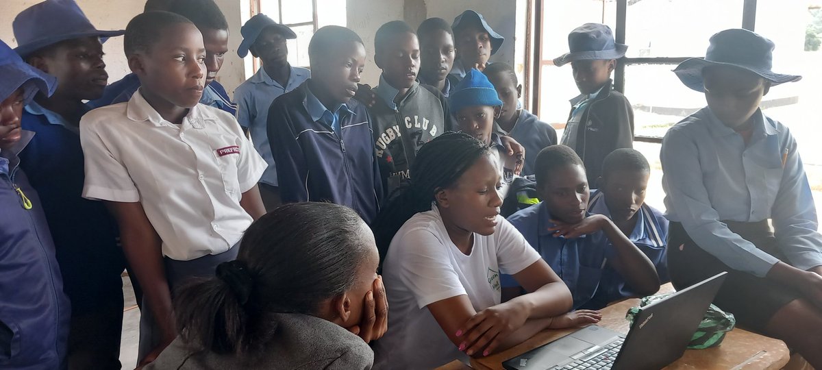 hut_green's tweet image. With @MatoposRotaract  we visited Mazhayimbe Primary and Bhazha Secondary in Matopo for  career guidance . In line with the #greeneconomy, it is crucial to build the interest and skills of young people in #greenskills and a wide avenues  of #sustainableliving