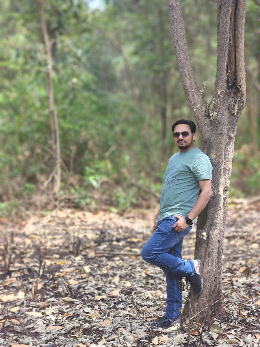 jgupta499's tweet photo. सोचने से कहाँ मिलते हैं तमन्नाओं के शहर
चलना भी जरुरी है मंजिल को पाने के लिए।

#motivational #tamannaon #manzil #shayari https://t.co/sePgzapTQX