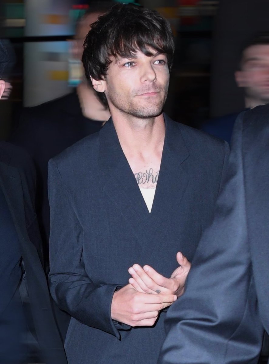 Fede_ProudOfLou's tweet photo. I modelli dovrebbero ringraziare che Louis Tomlinson abbia deciso di fare il cantante nella vita. https://t.co/ajnoNoiDxf