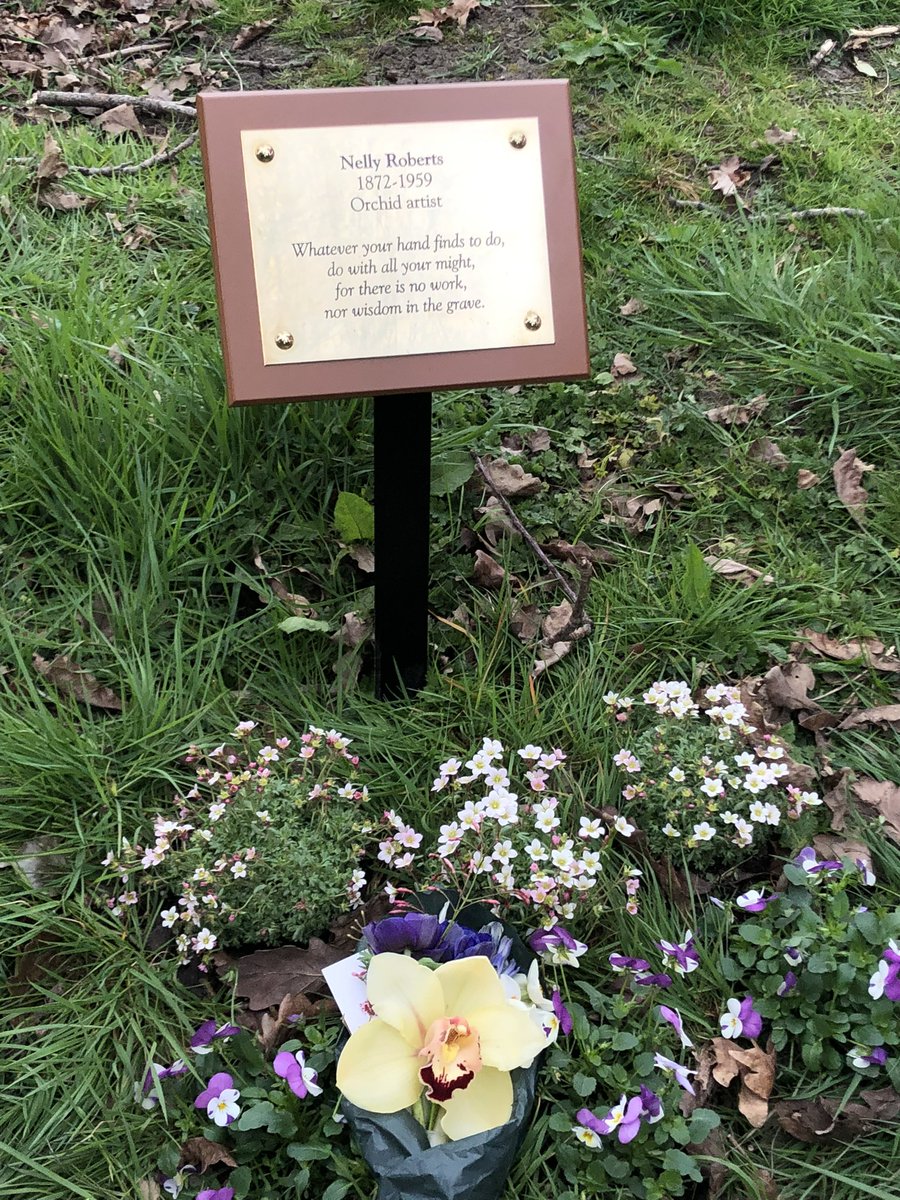 RoadSw9's tweet image. Nelly Roberts, orchid artist died #OTD 1959. Lived all her life and painted 1000s orchids on Loughborough Road. We placed a plaque on her unmarked grave and her house last year. 

Guided walks to visit both and hear about other amazing people who made south London home. Thread 👇