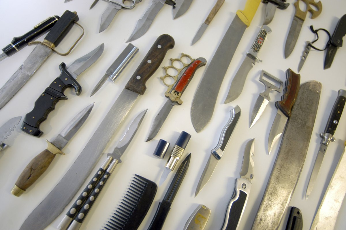 BBC Stoke & Staffordshire (@bbcradiostoke) on Twitter photo A former gang member who lost an eye in a street attack has started a charity to stop young people in #StokeonTrent getting involved in gangs and carrying knives
<a href="/Markbbracewell/">Mark Bracewell</a> has set up Blinded Faith, where he goes into schools to talk to students. A former gang member who lost an eye in a street attack has started a charity to stop young people in #StokeonTrent getting involved in gangs and carrying knives
<a href="/Markbbracewell/">Mark Bracewell</a> has set up Blinded Faith, where he goes into schools to talk to students.
