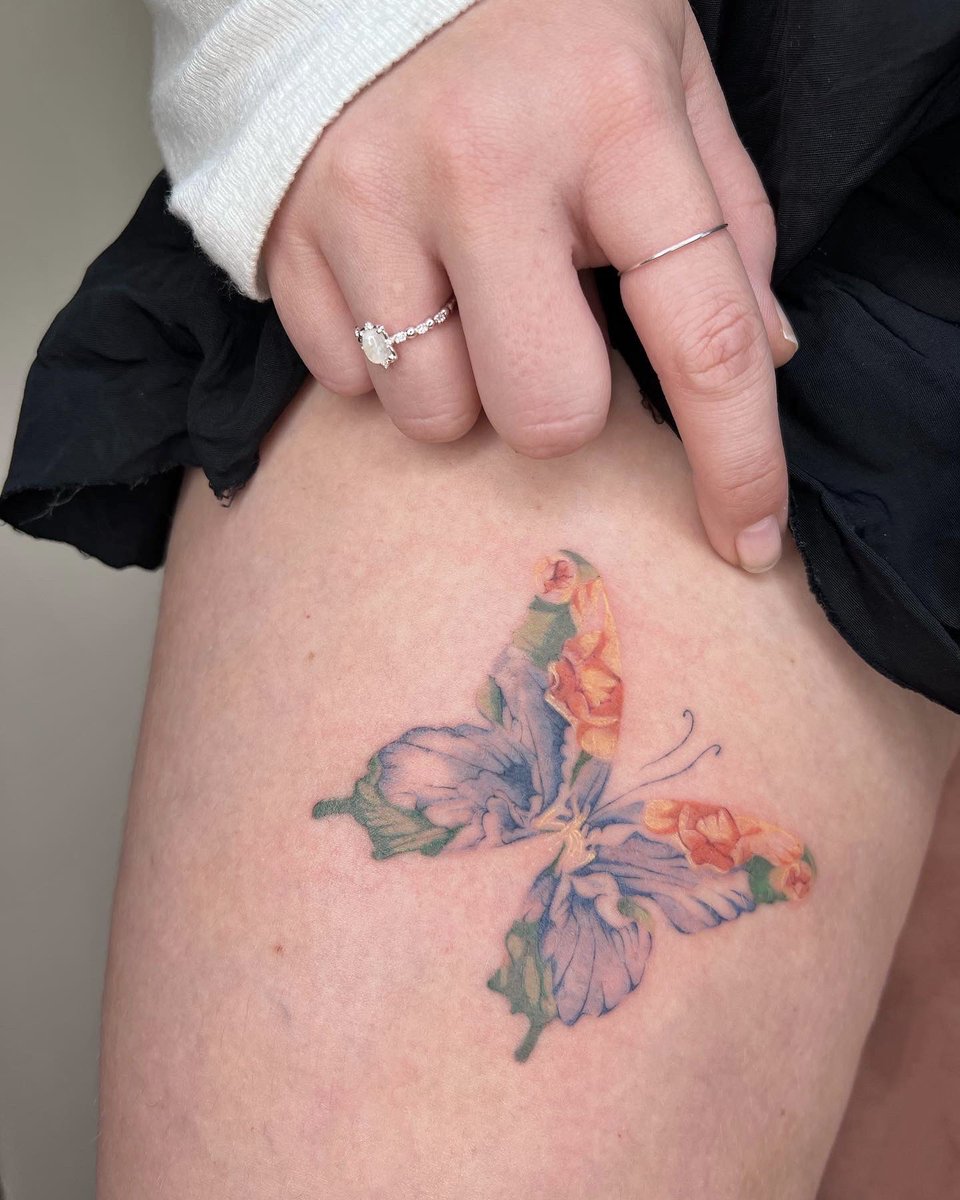 _nanyeon's tweet photo. Flower butterfly
#tattoo #finetattoo #colortattoo #flowertattoo #butterflytattoo #seoultattoo #legtattoo #bkktattoo #delicatetattoo #tokyotattoo #latattoo #nyctattoo #東京タトゥー #タトゥー https://t.co/lCb1moMEL4