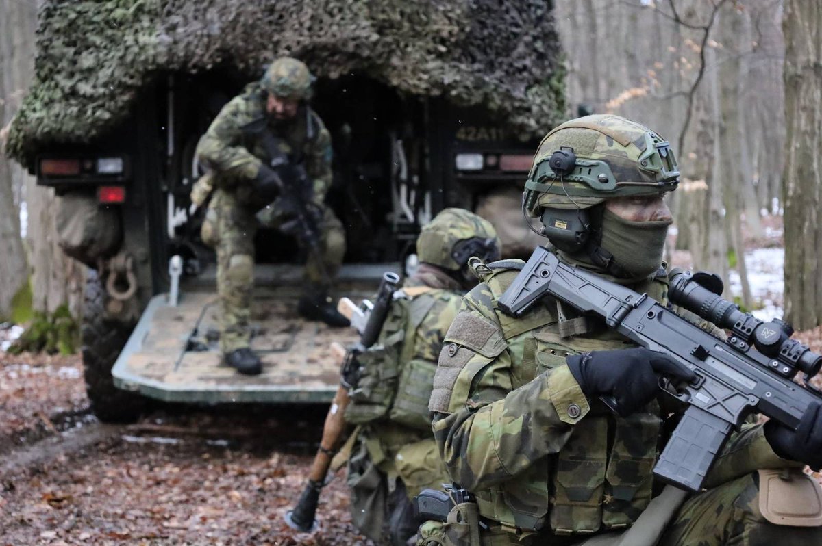 🆕The Multinational battlegroup in Slovakia 🇸🇰 has achieved NATO combat ready status! 

The multinational character of Allied forces exercising together demonstrates #NATO's determination to act as 1⃣ in response to any aggression⚡️

NATO #EasternFlank is covered🛡️…