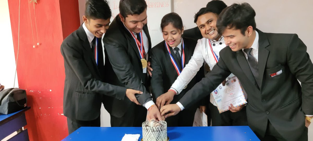 UEIGlobal's tweet photo. We at UEI GLOBAL ROHINI celebrate victory of our students at AAHAR competition  where we won 3 Gold medals, 1 Silver Medal in Mixology competition and in Chef's competition win 1 Bronze Medal.
#aahar #aahar2023 #masterclass #masterrecipe  #exhibitions #ueiglobal #ueiglobaldelhi https://t.co/o7POA0ccV7