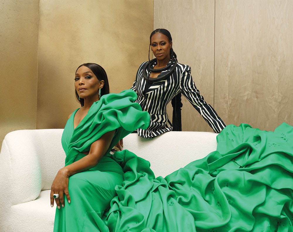 jacquemusx's tweet photo. Love how this issue of The Hollywood Reporter highlighted the wonderful stylists that are responsible for the most fashionable celebrities 💚 https://t.co/ANSjRclJGo