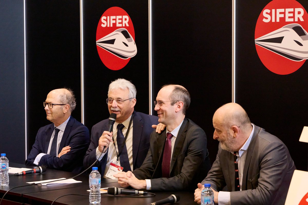 SNCFReseau's tweet photo. En direct du #SIFER2023 : LE rendez-vous incontournable de la filière #ferroviaire française à @lillefrance. 
Un temps fort pour nos équipes à la rencontre de nos partenaires, engagés pour une nouvelle donne ferroviaire ! https://t.co/18ZKdVqxCA