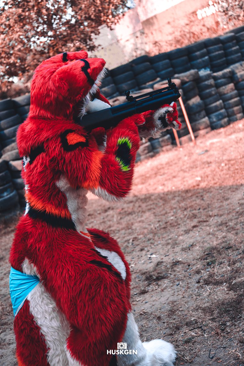 Take your aim. Don't miss.

🐺: @CooroWolf

#Thaitails2023