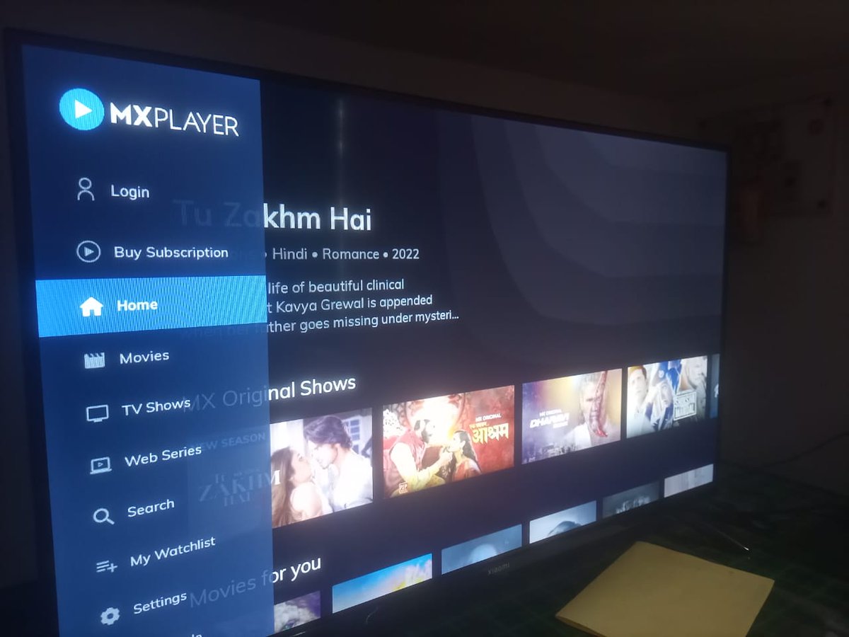 KumarHdb's tweet photo. Dear Team @ MI, 
There is issue with recently purchased MI5A TV. Blur images and curves appear on right side of screen. Your technician has also confirmed the same today. few pics also being attached for your reference. Replace or change the TV.
@MiIndiaSupport 
@jagograhakjago https://t.co/XUiBtjmUoZ