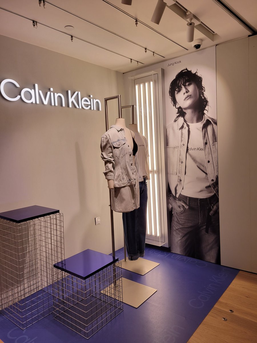sdk703su's tweet photo. IONのCalvin Kleinにグクいたー💜
かっこよすぎるー🥰

#CalvinKleinxJungkook https://t.co/PWMArJX53O