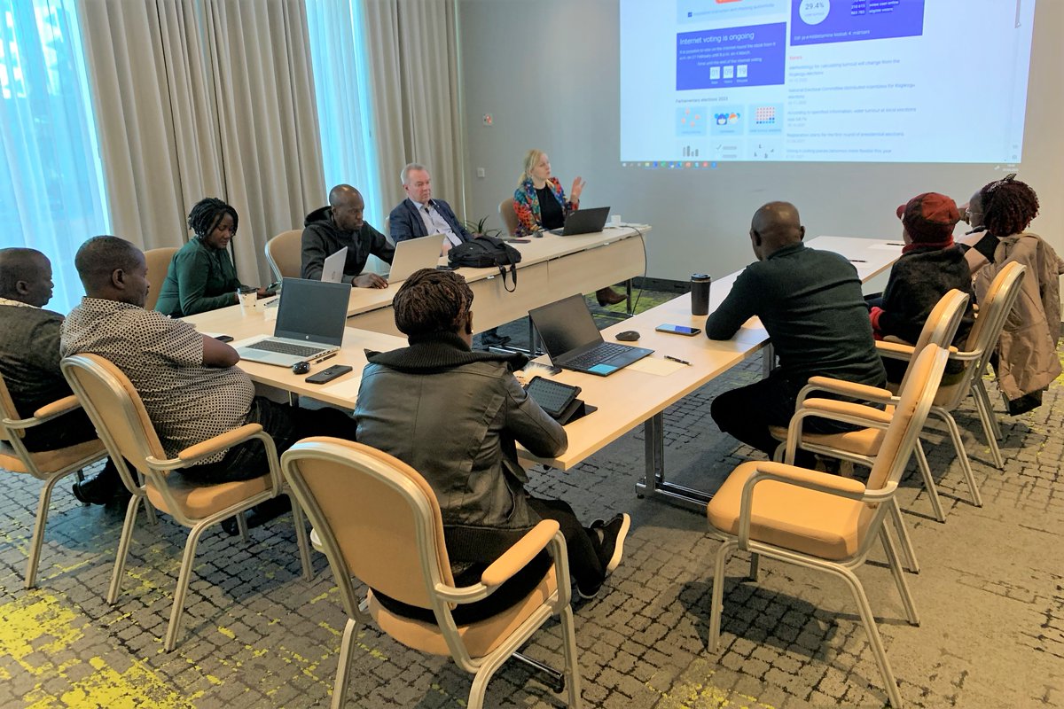 D4DHub_EU's tweet image. 🇺🇬 @PPDAUganda travelled to 🇪🇪 to learn about the country’s #digitaltransformation journey and launch a roadmap of their own.

Learn more about the study visit and our ongoing collaboration to advance the digitalisation of public procurement: bit.ly/3KhiTMn

#TeamEurope