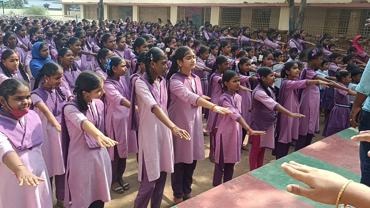 PithapuramM's tweet photo. https://t.co/PsW1t16R3L
Swachhata Pledge by Municipal Girls High School Students.  #Pithapuram 
#winsawards2023
#IndiaVsGarbage #swachhotsav2023 @SwachhaAndhra @SwachhBharatGov https://t.co/OYnU1Ch5Rx