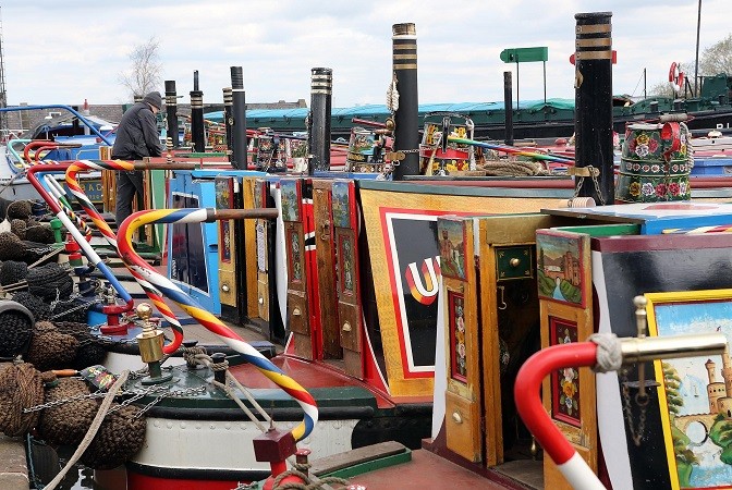 CRTBoating's tweet photo. This is a reminder that many canal events are coming up very soon, from canal festivals, floating markets, volunteering events, Easter events, Let's Paddle events, fishing matches, and more. See what's on where by checking our events calendar. https://t.co/2O9Hog1pJQ https://t.co/5UeWkKbRF2