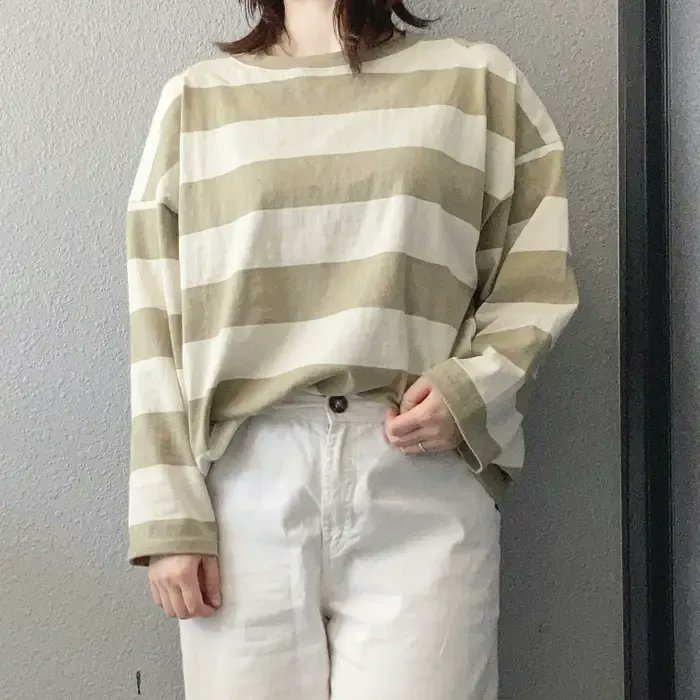 「【ニコアンド】お尻をすっぽり隠せて嬉しい〜!レビュー絶賛の「ゆったりトップス」抜」|BuzzFeed Japanのイラスト