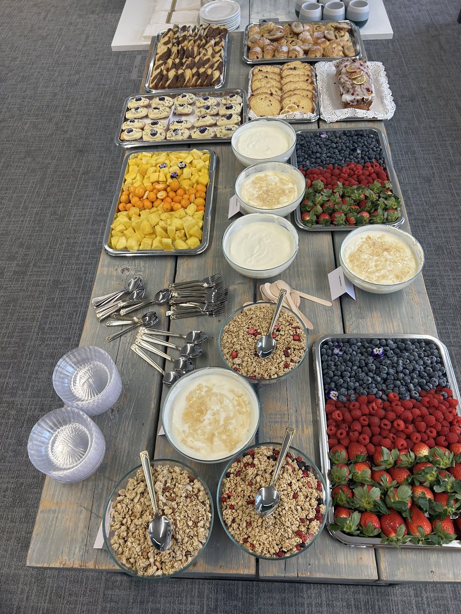 The essentials of any good event = a delicious breakfast spread! We’re all set up and ready for our Meet the journalist event with @TradingJeremy and @LukanyoMnyanda @FinancialTimes 

#journalists #financialtimes #events