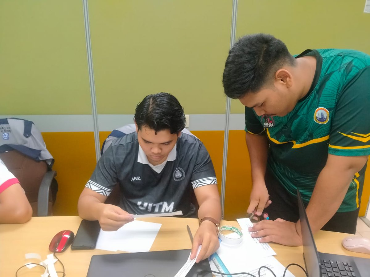 danialjkrckm's tweet photo. SELASA : 28/3/2023
- Membantu Encik Farid utk menyemak kandungan dokumen projek dan mencatatnya pada borang yg disediakan
- Menyemak kandungan lukisan arkitek mengenai sistem bekalan air sejuk utk asrama puteri Maktab Mahmud
@EnCiK_JM1
@JKRCKMKedah
#internfebjun2023
#ckmkedah https://t.co/ZZICGKOoA3