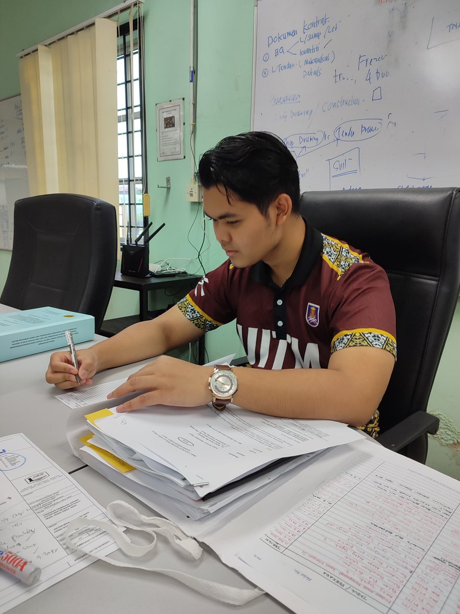 danialjkrckm's tweet photo. SELASA : 28/3/2023
- Membantu Encik Farid utk menyemak kandungan dokumen projek dan mencatatnya pada borang yg disediakan
- Menyemak kandungan lukisan arkitek mengenai sistem bekalan air sejuk utk asrama puteri Maktab Mahmud
@EnCiK_JM1
@JKRCKMKedah
#internfebjun2023
#ckmkedah https://t.co/ZZICGKOoA3