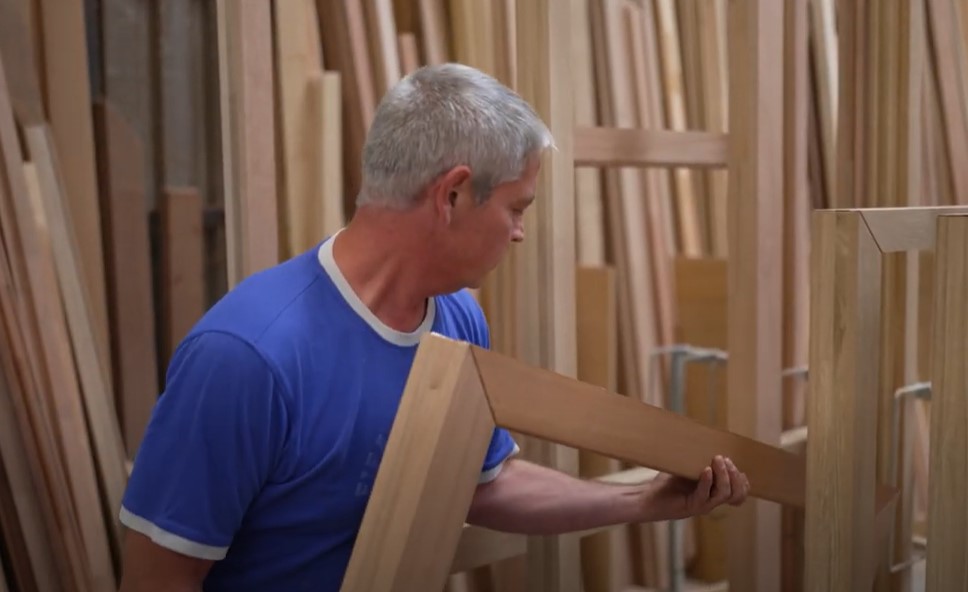 📽️ [#minutebois] Qu’est-ce qu’un #bois #tropical ? Participe-t-on à la #déforestation dès lors que nous utilisons un bois tropical ? Existe-t-il des moyens pour en limiter l’usage et favoriser une économie plus locales ? lnkd.in/dssSz3Cn