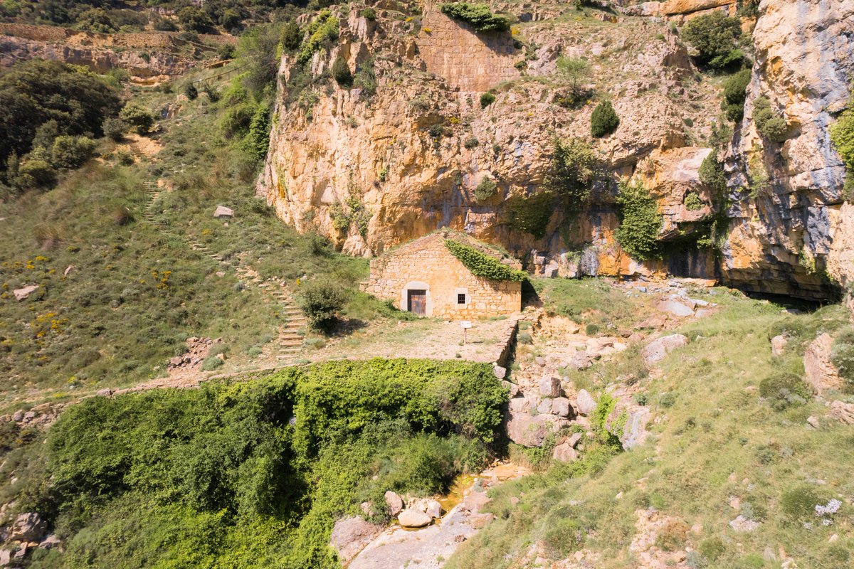 AltMaestrat's tweet image. S'apropen les vacances per Setmana Santa i que millor que aprofitar-les per a fer activitats a l'Alt Maestrat?😍

Tens moltes opcions diferents, entre les quals està visitar els Molins Fariners d'Ares📍Per a més informació i reserves contacta amb l'oficina de turisme 964443074📞