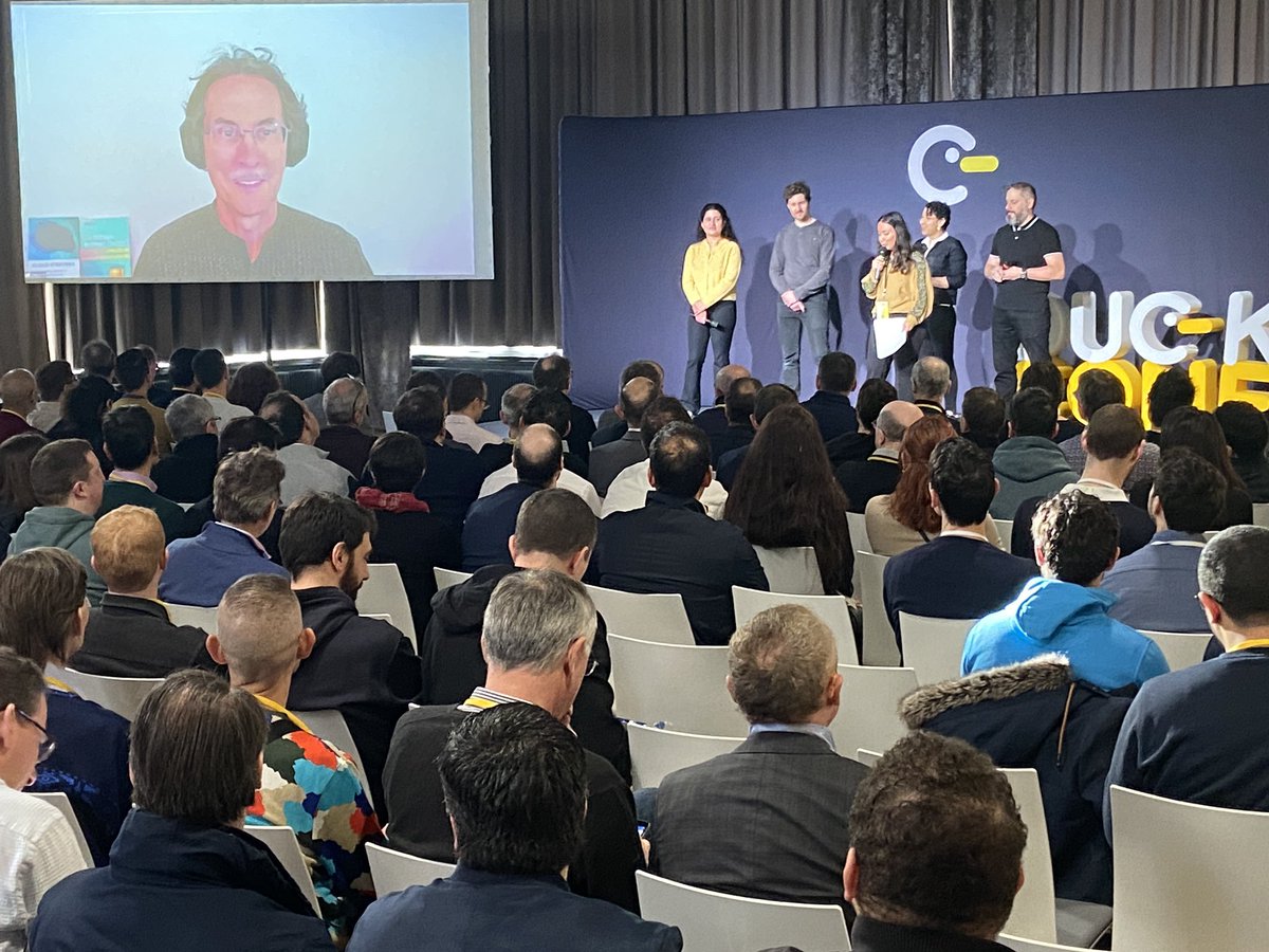 Keynote - Gregor Hohpe <a href="/ghohpe/">Gregor</a> (Director of Enterprise Strategy AWS) « Les enjeux des systèmes distribués »
Sharing us this morning the « Architect’s elevator »  #laduckconf <a href="/OCTOTechnology/">OCTO Technology</a>  #tech #architecture #SoftwareArchitecture