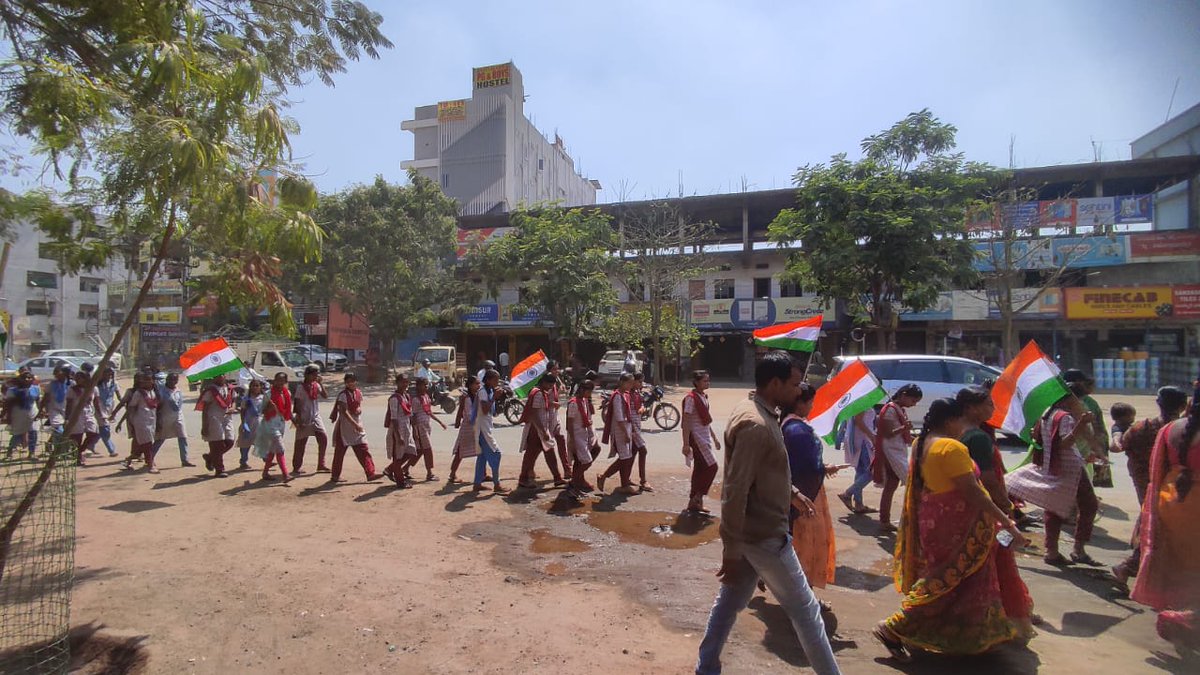KothurMunicipa1's tweet photo. As a part of Swachhostav, Swachh Mashaal March Programme conducted in Kothur Municipality. 
@MoHUA_India @HardeepSPuri
@Secretary_MoHUA @RoopaMishra77 @SwachhBharatGov
@mygovindia
@KTRBRS
@cdmatelangana
@Chary_VSC
#IndiaVsGarbage #WINSAwards2023 #IndiaVsGarbage https://t.co/YnG4gscQ2d