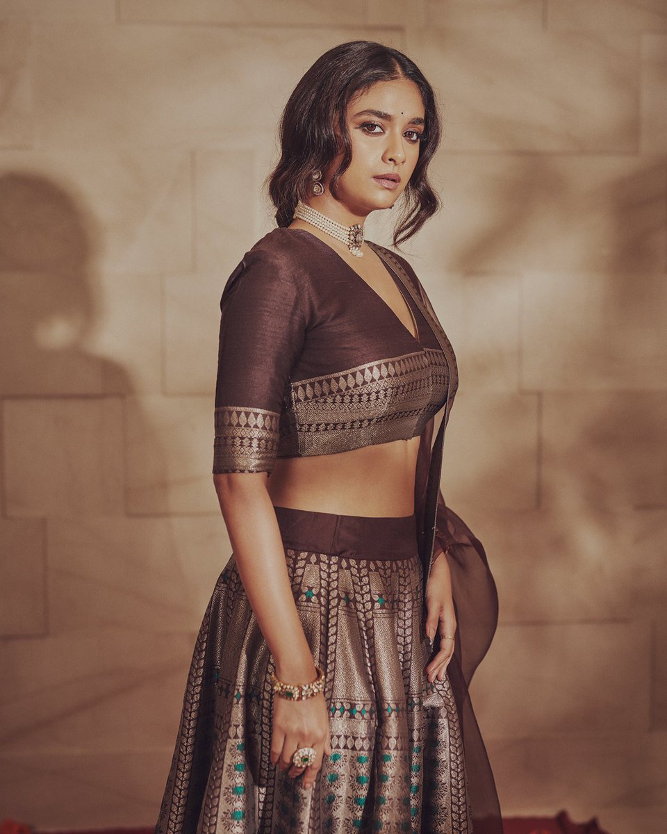 123HDgallery's tweet photo. Gorgeous @KeerthyOfficial Clicks for #Dasara promotions 💥🥰

#DasaraOnMarch30 #Dasara #KeerthySuresh #123HDGallery 

for more UHD Galleries 🔗 https://t.co/tgX2xR7d3M https://t.co/88h1PyflmN
