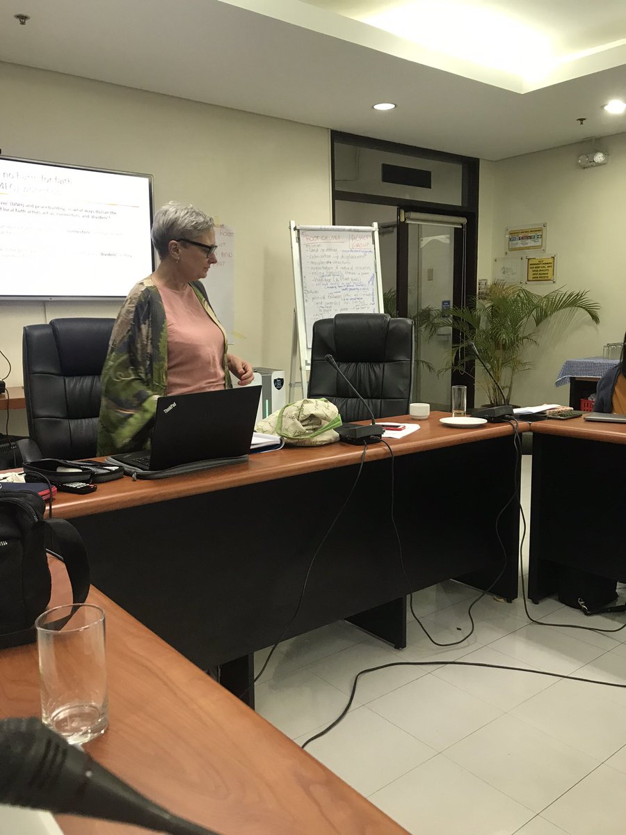#Hiddenpeacebuiders. Day 3 of Workshop at <a href="/ateneodemanilau/">Ateneo de Manila University</a>. Interesting to discus how spirituality can contribute to peacebuilding under the facilitation of Pr <a href="/ETomalin/">Emma Tomalin</a>, Professor of Religion and Public Life at the <a href="/UniversityLeeds/">University of Leeds</a>. Thank you Dear <a href="/ETomalin/">Emma Tomalin</a>.