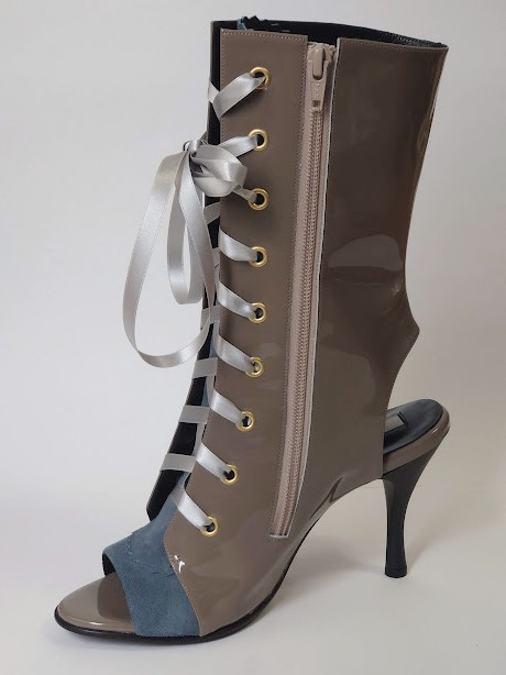 Sundaeheels's tweet photo. bootsandals
color beige
heels 8.5cm
size 23.5cm
¥54,000(税込)
#ブーツサンダル
#bootsandals https://t.co/V3KcuddhKk