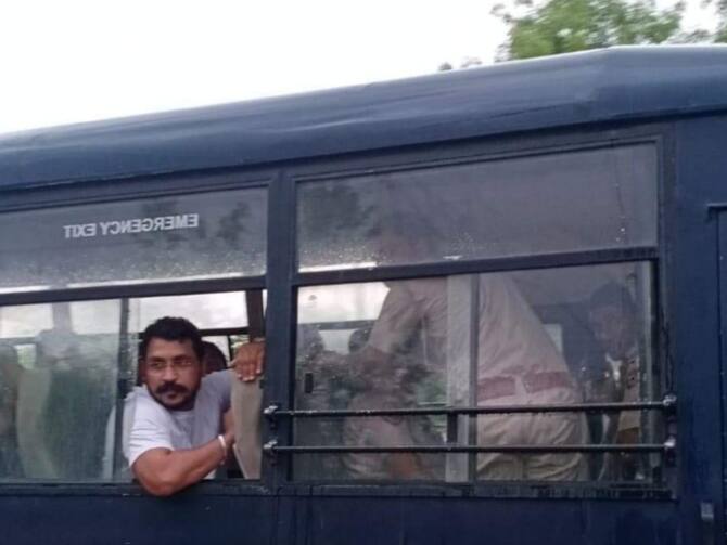 ProfRLMeena's tweet photo. #2अप्रैल_दलित_आदिवासी_महापंचायत के आयोजक बतायें ये कौन है और किसके लिए लड़ते हैं ? किसके लिए बार-बार जेल जाते हैं ? @BhimArmyChief के बिना कैसी महापंचायत ?
#चंद्रशेखरआजाद_नही_तो_हम_भी_नही
#चंद्रशेखरआजाद_नही_तो_��म_भी_नही https://t.co/pkwhHAntVB