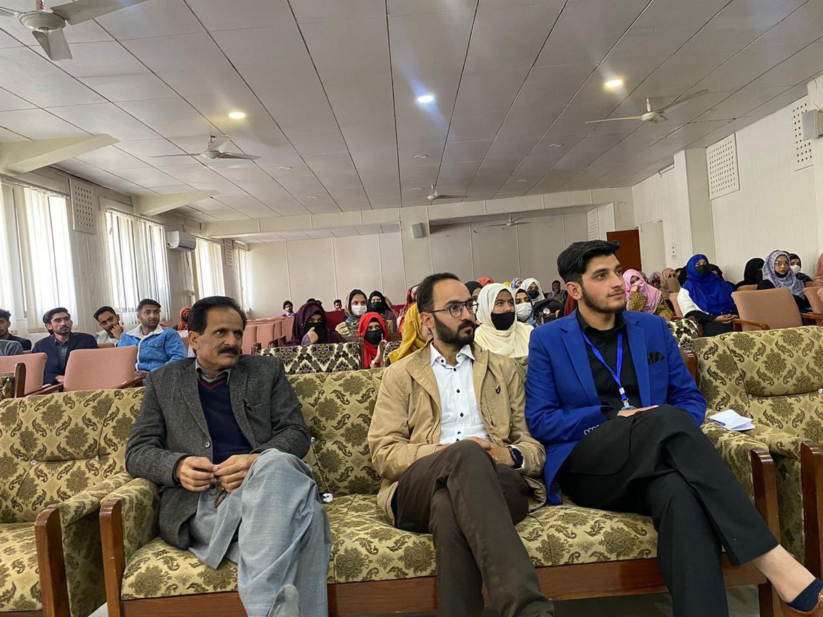 joinhandorg's tweet photo. A seminar held by Join Hands Organization on Mental Health 'A Struggle Within'.
We are thank you to our Guest Speakers Dr. Arooba Imtiaz, SSP Waheed Gillani and Rohan Ali Khan.
#joinhandsorganization
#mentalhealth
#poonch https://t.co/tCg6QzarKg