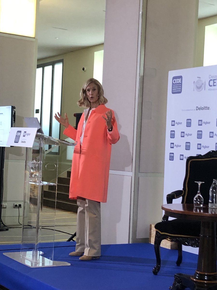 PIMARSL's tweet photo. Desayuno en ⁦@directivosCEDE⁩ con presencia de ⁦@cristinagarmend⁩ con datos de ⁦@Cotec_Innova⁩ impactantes datos sobre futuro del #empleo  magnífica Presentación, falta incorporarlo al modelo de trabajo español https://t.co/Buu38huP2H
