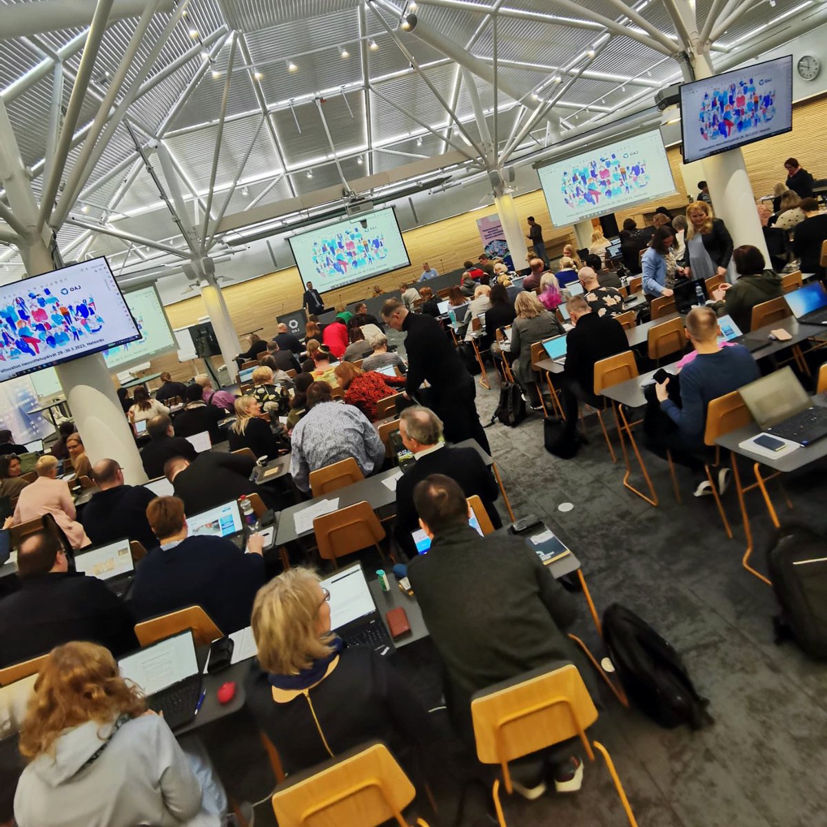 Valtuuston #neuvottelupäivät käynnistyivät! 😍 

Tulevien 2 päivän aikana valtuusto mm. keskustelee ajankohtaisista teemoista, kuten edunvalvontatilanteesta, kehittää yhteistyötään ja syventyy järjestön toimintaan 🙌

#edunvalvonta #oajkannattaa <a href="/KatarinaMurto/">Katarina Murto</a>