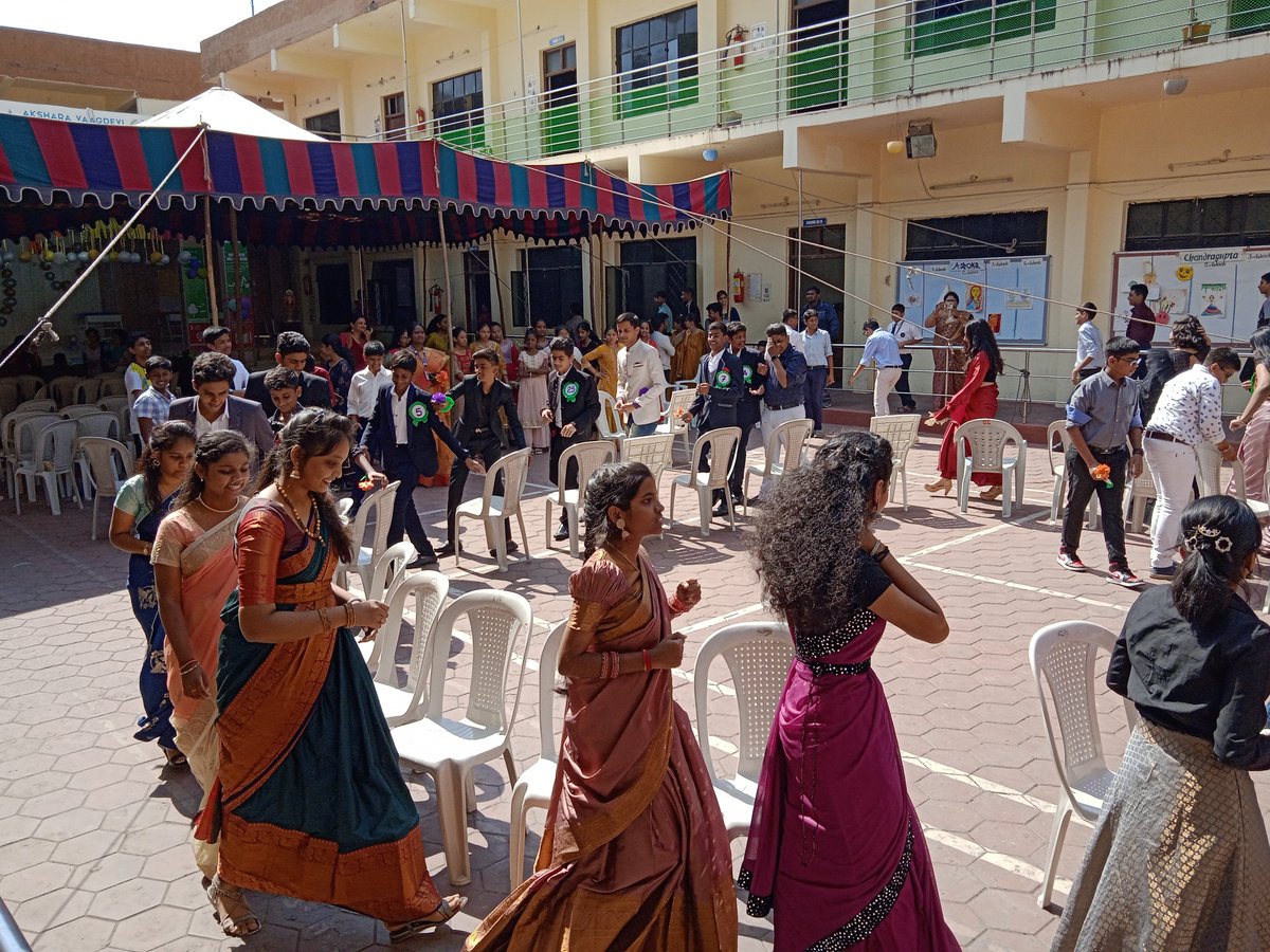avischool's tweet photo. The farewell celebrations at Akshara were a fitting tribute to the graduating class. We wish the graduating class all the best as they embark on new adventures and look forward to seeing them make their mark on the world.

#akshara #farewell #tenthclass #students #bittersweet https://t.co/0cecIdYz02