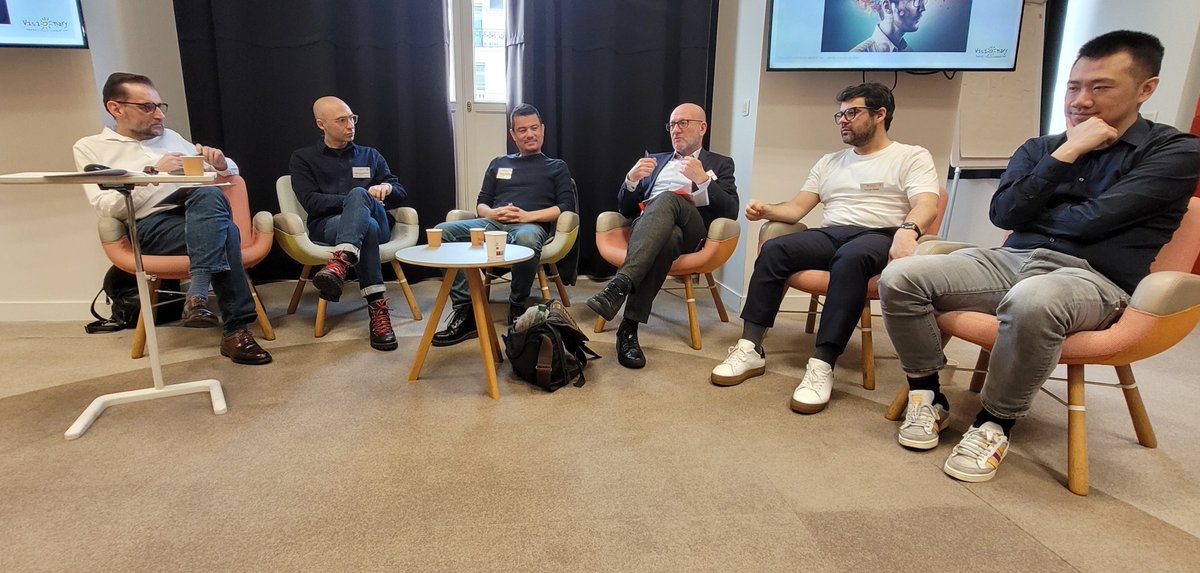 #InfluenceMarketing La différence entre influence #B2B et B2C ?

En B2B, le contenu est fondamental.

➡️ ce sont le contenu et l'expertise qui sont valorisés, vs en B2C où c'est le créateur qui est valorisé.
<a href="/ygourven/">Yann Gourvennec</a>