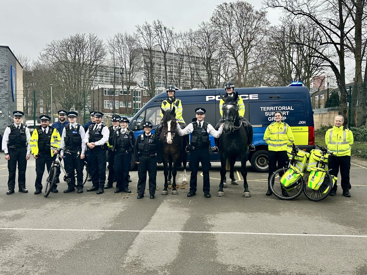 MPSSpecials's tweet photo. What a great morning for MSC officers from @MPSSouthwark &amp; @LambethMPS engaging with the pupils at @StJohnsAngellT1 together with @MPSColdharbour &amp; @MetTaskforce 

Our local community, our family. https://t.co/4EUMqfXXIJ