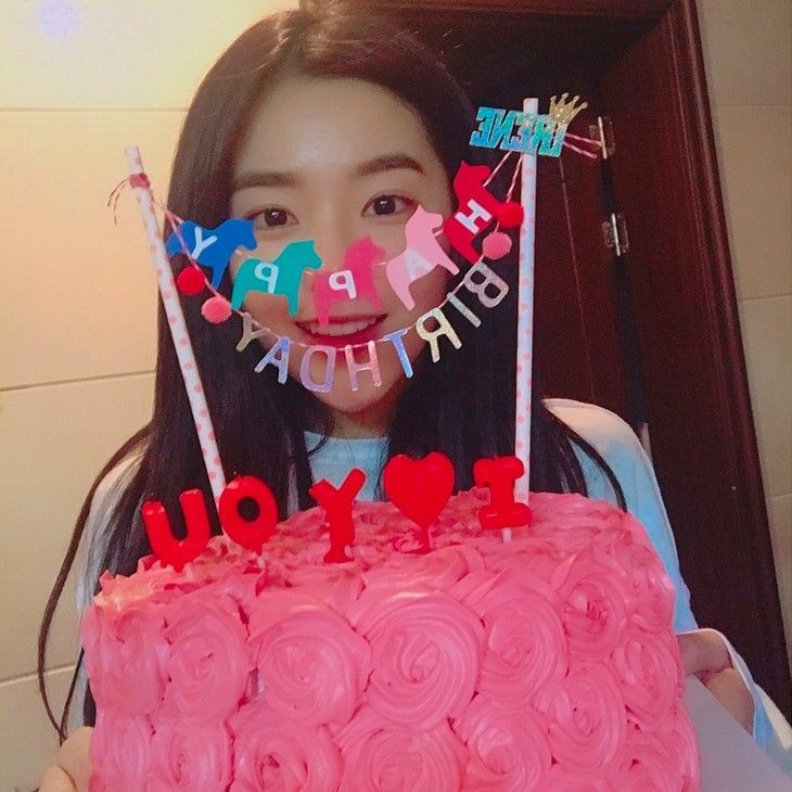 ddeulgiskrtt_'s tweet photo. A #JackRene few tweets birthday AU!
#GotVelvet https://t.co/FN9ByPBN5X