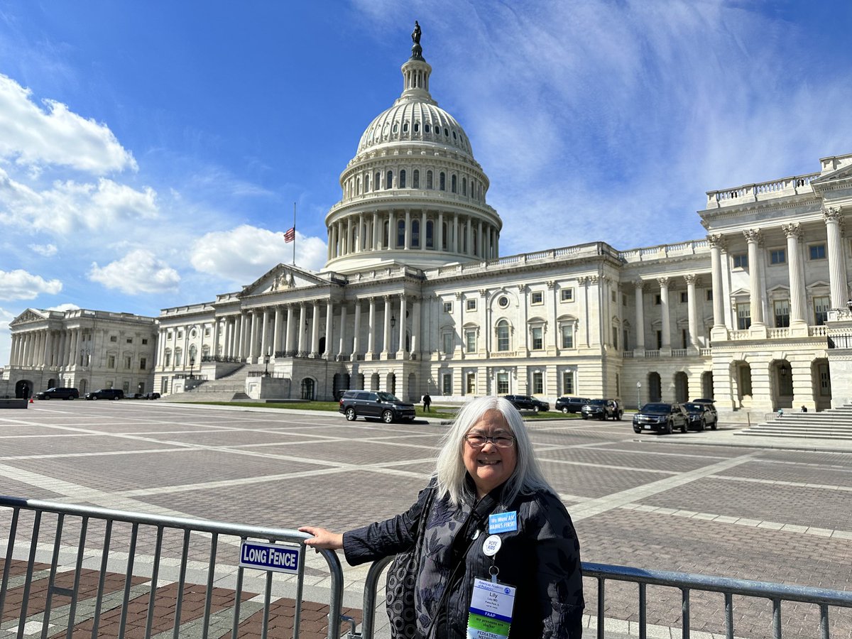 Here on the Hill, with 327 of my pediatrician friends from 48 states, who came here in person to speak up for a safe digital ecosystem for kids!  We #putkids1st!  #AAPAdvocacy ⁦@AmerAcadPeds⁩ ⁦@AAPneonatal⁩