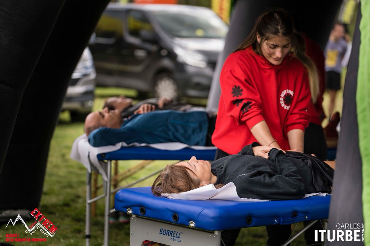 romanicextrem's tweet photo. Fantàstica la feina de tot l'equip de fisioteràpia @EUSES_Oficial, que van col·laborar a la 10a edició de la @romanicextrem de la Vall @debianya. https://t.co/xCfVm1KJeA