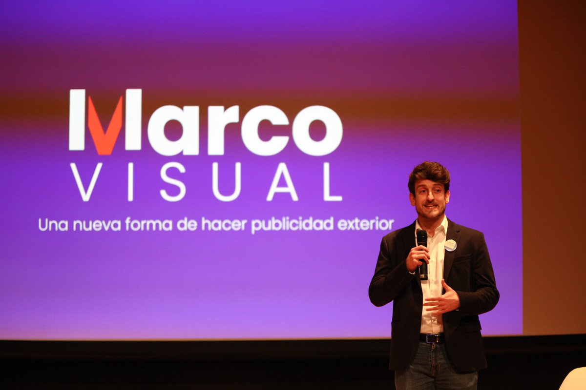 Ecommerce_es's tweet image. 🟠 #STARTUPMOMENT Democratización de la #Publicidad

💥 Alejandro Moya, CEO y Fundador de #MarcoVisual, nos presenta la herramienta y cómo en menos de 2 minutos se puede diseñar una #campaña ultrapersonalizada adaptándola al presupuesto de cada empresa.

#EcommerceTourMurcia
