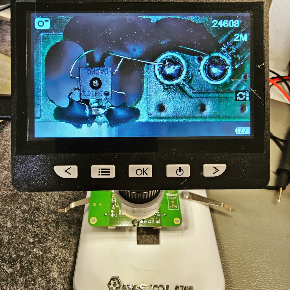 makertronika's tweet image. Imagine having to do this rework 💯 times. It&apos;s like a daytime nightmare 😅.

#pcbdesign #pcbrework #goofupmoments